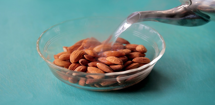 Soaked Almonds Benefits - 10 Benefits to Start Today